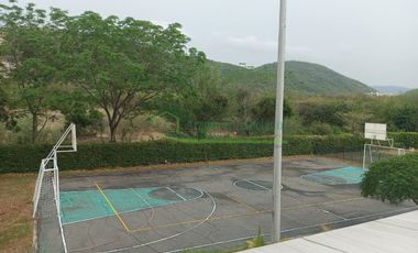 VENDEMOS HERMOSA CASA CON PISCINA EN CONDOMINIO EXCLUSIVO DE LA CIUDAD DE GIRARDOT.