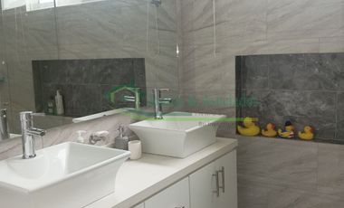 VENDEMOS HERMOSA CASA CON PISCINA EN CONDOMINIO EXCLUSIVO DE LA CIUDAD DE GIRARDOT.