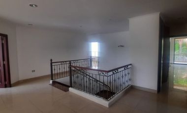 Samborondon, Renta de Casa de 5 dormitorios con Piscina