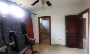 Samborondon, Renta de Casa de 5 dormitorios con Piscina