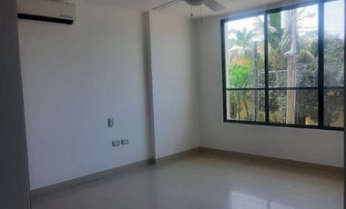 Samborondon, Renta de Casa de 5 dormitorios con Piscina