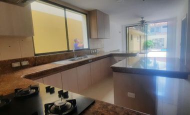 Samborondon, Renta de Casa de 5 dormitorios con Piscina