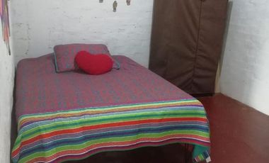 ANDALUCIA, SE VENDE CASA DE UN PISO CON PATIO AMPLIO