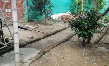 ANDALUCIA, SE VENDE CASA DE UN PISO CON PATIO AMPLIO