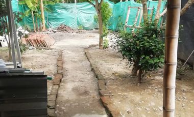 ANDALUCIA, SE VENDE CASA DE UN PISO CON PATIO AMPLIO
