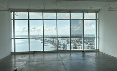 Oficina en el piso 27 de 76 m² en Torre Exertia. Climatizada y con piso