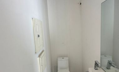 Oficina en el piso 27 de 76 m² en Torre Exertia. Climatizada y con piso