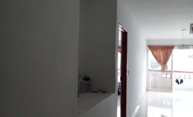 VENDO CASA 3 PLANTAS INDEPENDIENTES CON APARTAMENTOS, EL  TRONCAL CALI