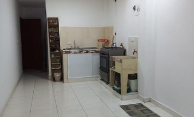 VENDO CASA 3 PLANTAS INDEPENDIENTES CON APARTAMENTOS, EL  TRONCAL CALI