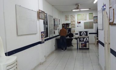 VENDO CASA 3 PLANTAS INDEPENDIENTES CON APARTAMENTOS, EL  TRONCAL CALI