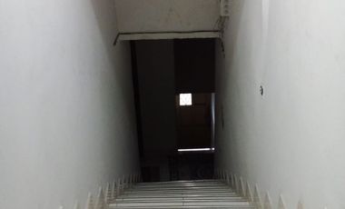 VENDO CASA 3 PLANTAS INDEPENDIENTES CON APARTAMENTOS, EL  TRONCAL CALI