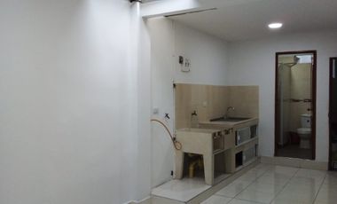 VENDO CASA 3 PLANTAS INDEPENDIENTES CON APARTAMENTOS, EL  TRONCAL CALI