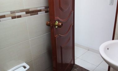 VENDO CASA 3 PLANTAS INDEPENDIENTES CON APARTAMENTOS, EL  TRONCAL CALI