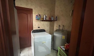 VENTA DE CASA MUY AMPLIA EN VÍA A SAMBORONDÓN