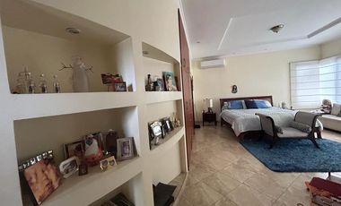 VENTA DE CASA MUY AMPLIA EN VÍA A SAMBORONDÓN