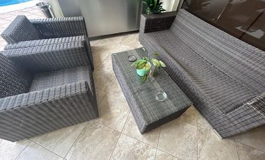 VENTA DE CASA MUY AMPLIA EN VÍA A SAMBORONDÓN
