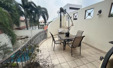 VENTA DE CASA MUY AMPLIA EN VÍA A SAMBORONDÓN