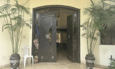 VENTA DE CASA MUY AMPLIA EN VÍA A SAMBORONDÓN