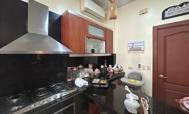 VENTA DE CASA MUY AMPLIA EN VÍA A SAMBORONDÓN