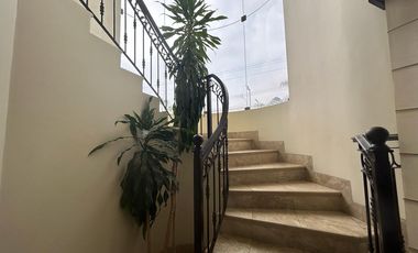 VENTA DE CASA MUY AMPLIA EN VÍA A SAMBORONDÓN
