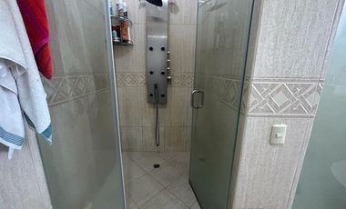 VENTA DE CASA MUY AMPLIA EN VÍA A SAMBORONDÓN