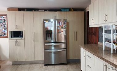 CASA EN VENTA   EN  URBANIZACIÓN  PRIVILEGIADA DE AMBATO, FICOA
