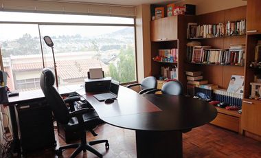 CASA EN VENTA   EN  URBANIZACIÓN  PRIVILEGIADA DE AMBATO, FICOA