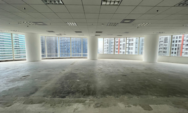 Entire Floor PEZA Accredited Office Space For Lease with 1638 sqm in Makati City