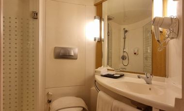 DIJUAL GEDUNG HOTEL di Jl MT HARYONO / CAWANG, JAKTIM