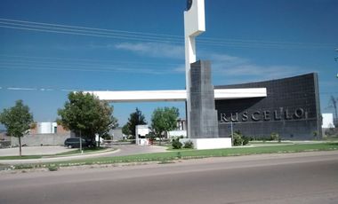 CASA EN VENTA AL NORPONIENTE RUSCELLO AGUASCALIENTES