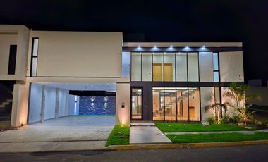 Casa Inteligente en Venta con Alberca, Playa Privada y en Esquina, Ubicada en el Residencial Playas del Conchal. Zona Residencial y de Alta Plusvalía