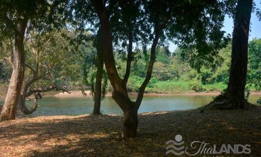 BEAUTIFUL 4 RAI LOT WITH 3 BED / 2 BATH HOUSE AND 30 METERS OF RIVERFRONT JUST 10 MINUTES FROM DOWNTOWN!!!