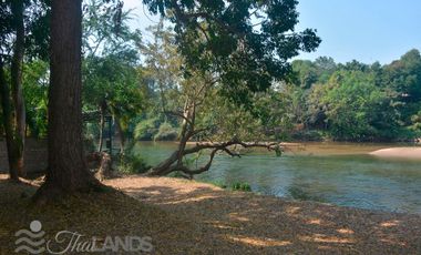 BEAUTIFUL 4 RAI LOT WITH 3 BED / 2 BATH HOUSE AND 30 METERS OF RIVERFRONT JUST 10 MINUTES FROM DOWNTOWN!!!