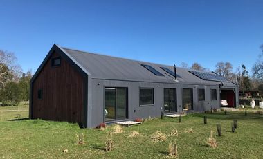 EN VENTA HERMOSA Y CONFORTABLE CASA EN PARCELA  A MINUTOS DE VILLARRICA