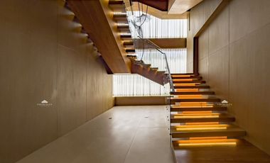 FOR SALE HOUSE & LOT - HIGH-END! LUXURY! CLASSY!