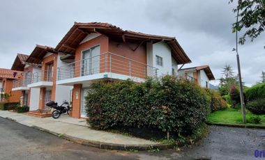 Casa en venta ubicada en el municipio de La Ceja Antioquia, sector Jardines de la pradera
