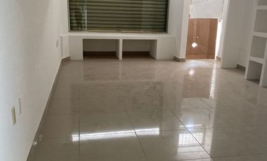 Local Comercial en RENTA en PLANTA BAJA Climatizado  a 1 cuadra de Marti, con Baños y Servicios, en Fracc. Reforma