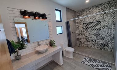 RENTA hermosa casa Villa del Sol con Alberca climatizada y enorme jardín de diseño único, EN TONATICO EDOMEX. Renta por noche DE FIN DE SEMANA