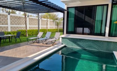 RENTA hermosa casa Villa del Sol con Alberca climatizada y enorme jardín de diseño único, EN TONATICO EDOMEX. Renta por noche DE FIN DE SEMANA