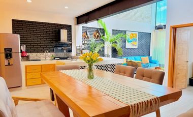 RENTA hermosa casa Villa del Sol con Alberca climatizada y enorme jardín de diseño único, EN TONATICO EDOMEX. Renta por noche DE FIN DE SEMANA