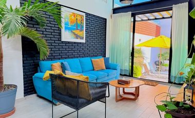 RENTA hermosa casa Villa del Sol con Alberca climatizada y enorme jardín de diseño único, EN TONATICO EDOMEX. Renta por noche DE FIN DE SEMANA