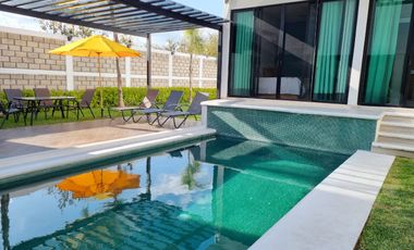 RENTA hermosa casa Villa del Sol con Alberca climatizada y enorme jardín de diseño único, EN TONATICO EDOMEX. Renta por noche DE FIN DE SEMANA