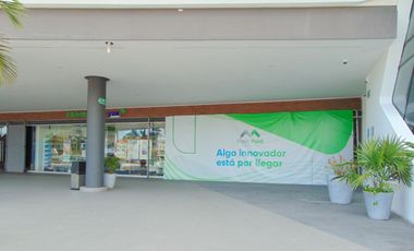 Se Renta Local Comercial en Cancun Plaza Meet Point Blvd Cumbres en Planta Baja