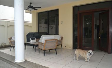 Se Vende de Oportunidad Casa en Samborondon