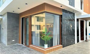 3-Bedroom House With Roof Deck and Swimming Pool In Vista Grande, Cebu