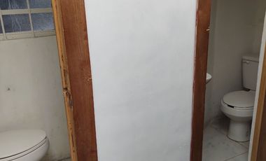 Excelente y elegante local comercial en el centro a unos pasos glorieta Revolucion, con estacionamiento.