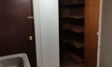 Excelente y elegante local comercial en el centro a unos pasos glorieta Revolucion, con estacionamiento.