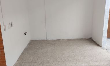 Excelente y elegante local comercial en el centro a unos pasos glorieta Revolucion, con estacionamiento.