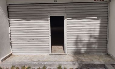 Excelente y elegante local comercial en el centro a unos pasos glorieta Revolucion, con estacionamiento.