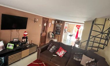 HERMOSA CASA DE 2 PISOS,4 DORMITORIOS, 2 BAÑOS,  COMUNA-PUDAHUEL SUR